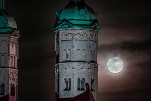 Cathédrale de Naumburg avec la pleine lune sur Martin Wasilewski