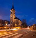 De Sint-Agathakerk  in Eys tijdens het blauwe uurtje van John Kreukniet thumbnail
