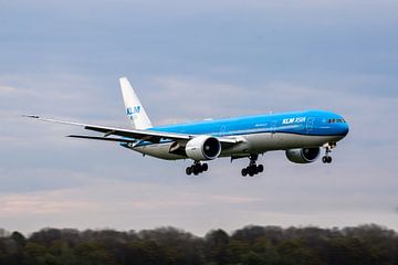 KLM (Asia) Boeing 777 lands at Schiphol Airport by Maxwell Pels