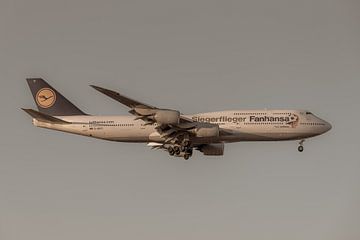 Lufthansa Boeing 747-8 "Fanhansa Siegerflieger". sur Jaap van den Berg