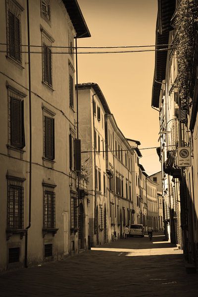 Toscane Italië Lucca Binnenstad Sepia van Hendrik-Jan Kornelis