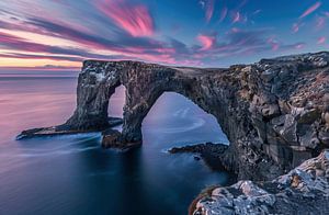 Atlantikwellen und Sonnenuntergangslicht