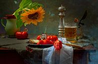 Stilleven Tomaten zonnebloem en bier van Willy Sengers thumbnail