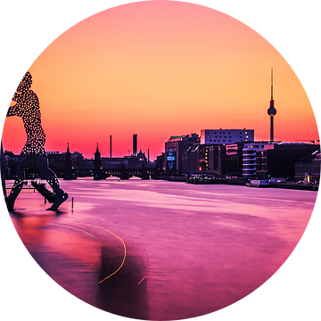 Berlijn - Sunset Skyline / Molecule Man van Alexander Voss