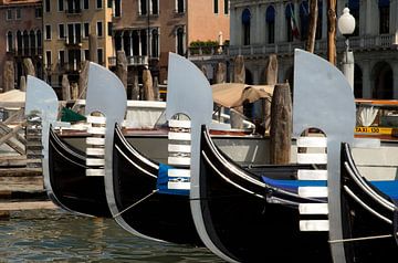 Gondola in Venice Italy von Remco Swiers