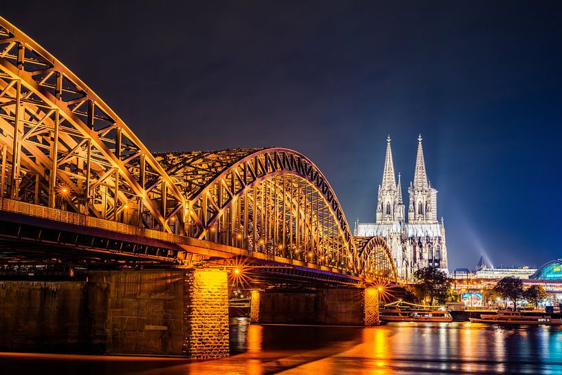 Cologne at night by Günter Albers