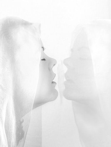 Weerspiegeling van een vrouw