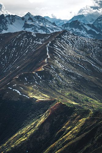 Route along the mountain peak