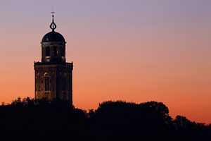 L'église Lebuïnus de Deventer juste avant le lever du soleil