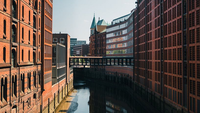 Hamburg by Hello Pompoyo