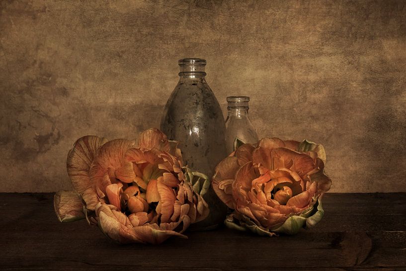 Tulpen mit Glas von Elly van Veen