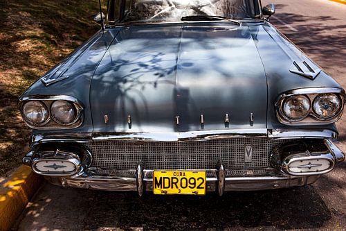Cubaanse Pontiac Chieftain (kleur)