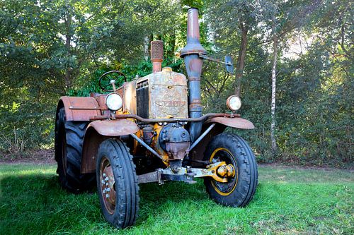 I.A.M.E. EL PAMPA T01 Industria Argentina tractor from 1954