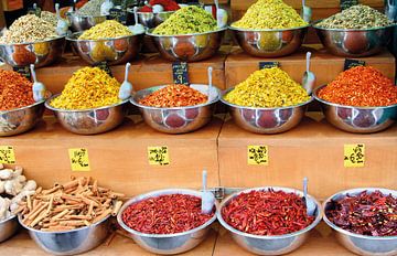 Oriental spices by Inge Hogenbijl