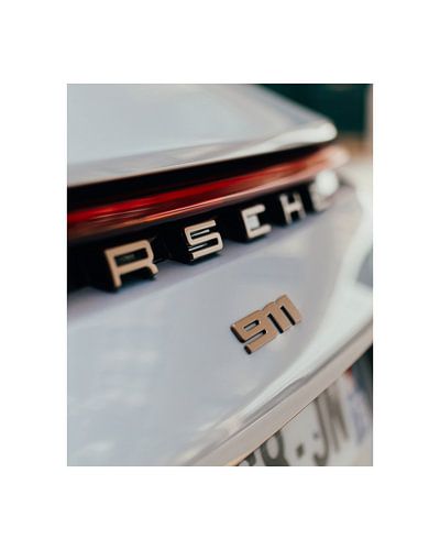 Typographie sur métal : le 911
