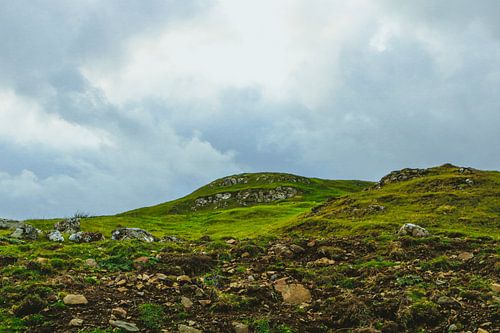 De verlaten uitgestrektheid van de Schotse Hooglanden. Eiland van Skye