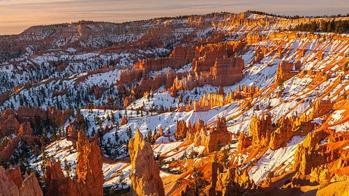 Winter sunrise in Bryce Canyon N.P., Utah