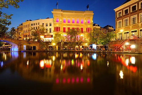 Oudegracht in Utrecht between Bezembrug and City Hall with Winkel van Sinkel (1)