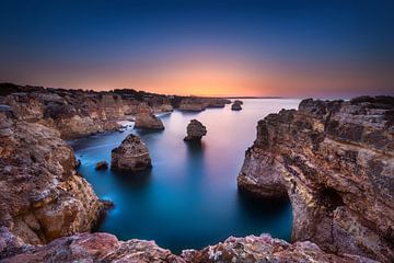 Paysage côtier de l'Algarve au Portugal.