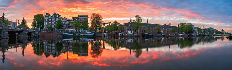 Panorama des Flusses Amstel in Amsterdam, 2020 von Amsterdam.Photos