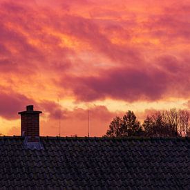Ciel du soir au-dessus des toits sur MMFoto