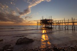 Sonnenaufgang am Trabocco Punta Rocciossa, Abruzzen
