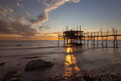 Sonnenaufgang am Trabocco Punta Rocciossa, Abruzzen von Michiel Ronde