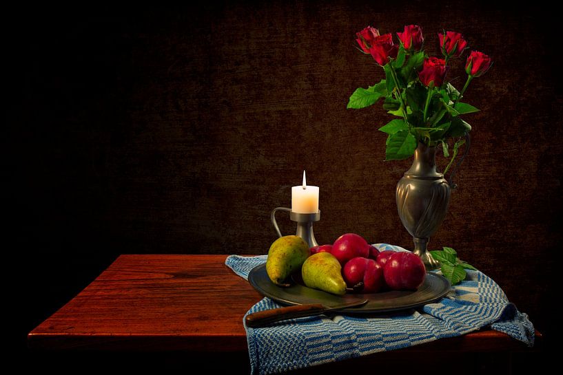 Still life: Fruit on a tin plate by Carola Schellekens