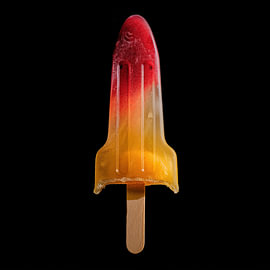 Glace à l'eau de la fusée sur TheXclusive Art
