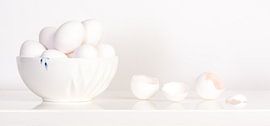 Eggs in white No. 1 by Alexander Tromp