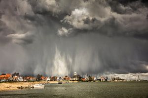 Dreigende luchten en hagelstorm boven Durgerdam van Frans Lemmens