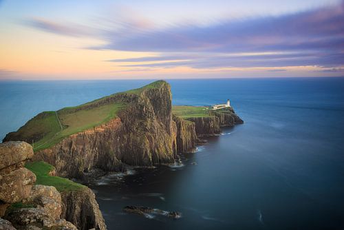 Neist Point Vuurtoren op Skye tijdens zonsondergang