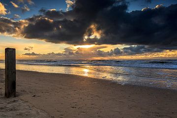 Castricum aan zee Zonsondergang / Sunset van Dick Jeukens