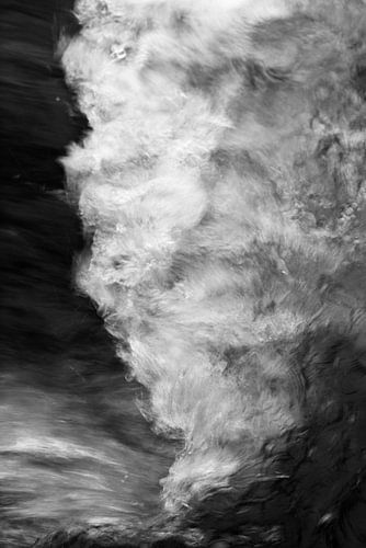 Water movement of a stream in detail view