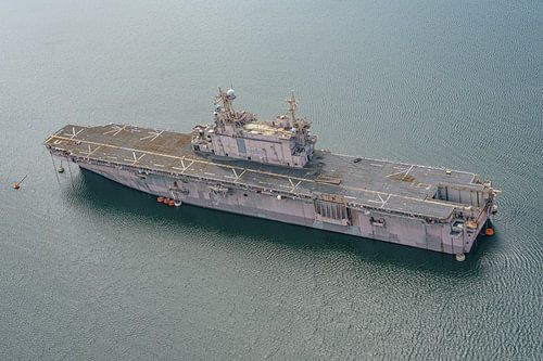 U.S. Navy mottenballenschip bij Pearl Harbor.