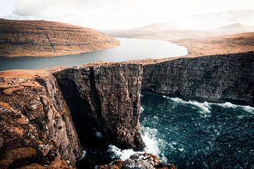 Breathtaking cliffs by Mitchell Routs