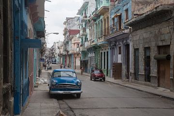 Street scene Cuba by Sander Meijering