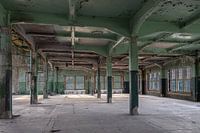 Hall industriel vide 2