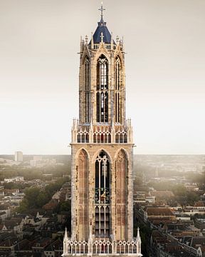 De Domtoren in Utrecht tijdens een mooie zonsondergang van Bas van Setten