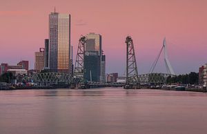 Zonsopkomst in Rotterdam van Ilya Korzelius