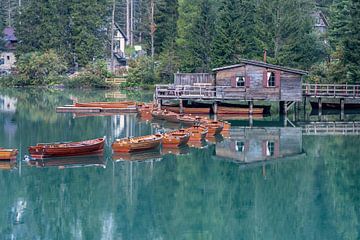 Braies Lake in Zuid-Tirol van Achim Thomae