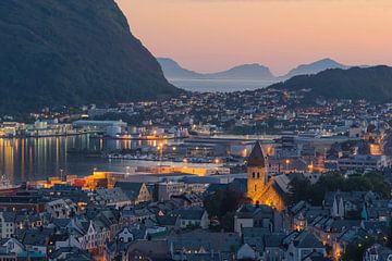 ÅLESUND 05 by Tom Uhlenberg