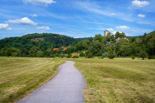 Fietspad in het Altmühl-dal bij kasteel Pappenheim