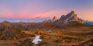 Panorama eines Sonnenaufgangs auf den Giaupas, Dolomiten, Italien