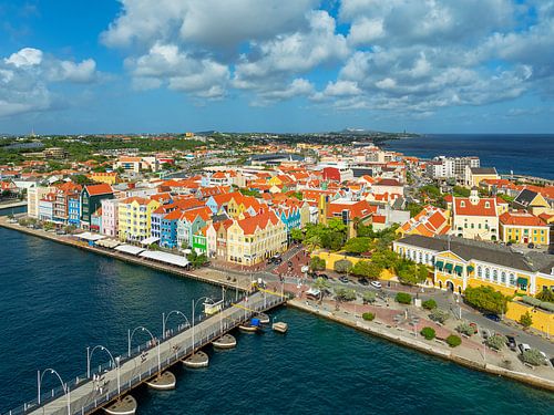Handelskade en Pontjesbrug Curacao - drone opname