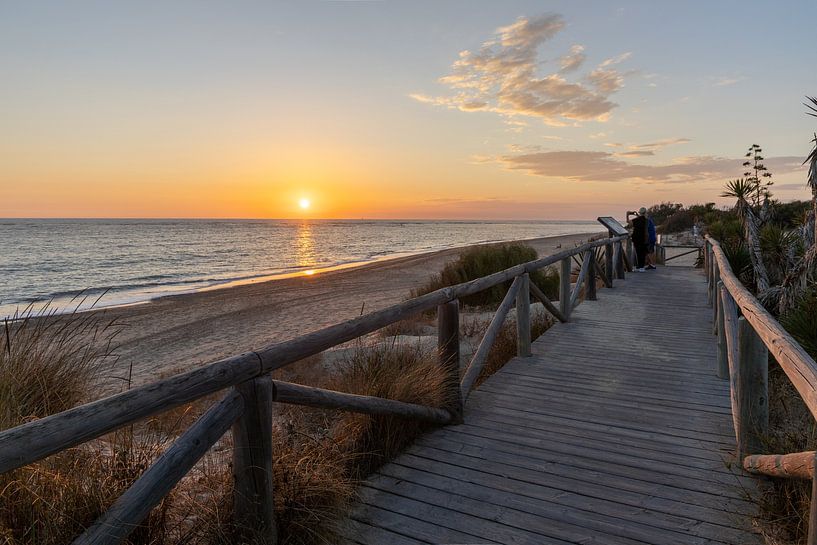Zonsondergang op het strand, natuurgebied Los Corrales de Rota, Costa de la Lutz, Córdoba, Andalusië, Spanje. van Fotos by Jan Wehnert