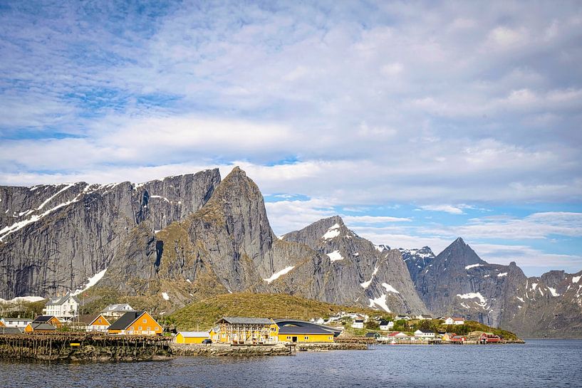 Fischerdorf auf den Lofoten, Norwegen von Rietje Bulthuis