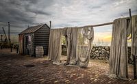 Visnetten bij de haven van Urk. van Willem  Bentink thumbnail