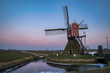 moulin à vent avec ombre de la terre sur Menno van der Haven