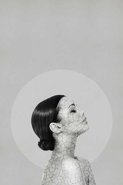 Die Risse in meiner Fassade - Surrealistischer Druck von MDRN HOME